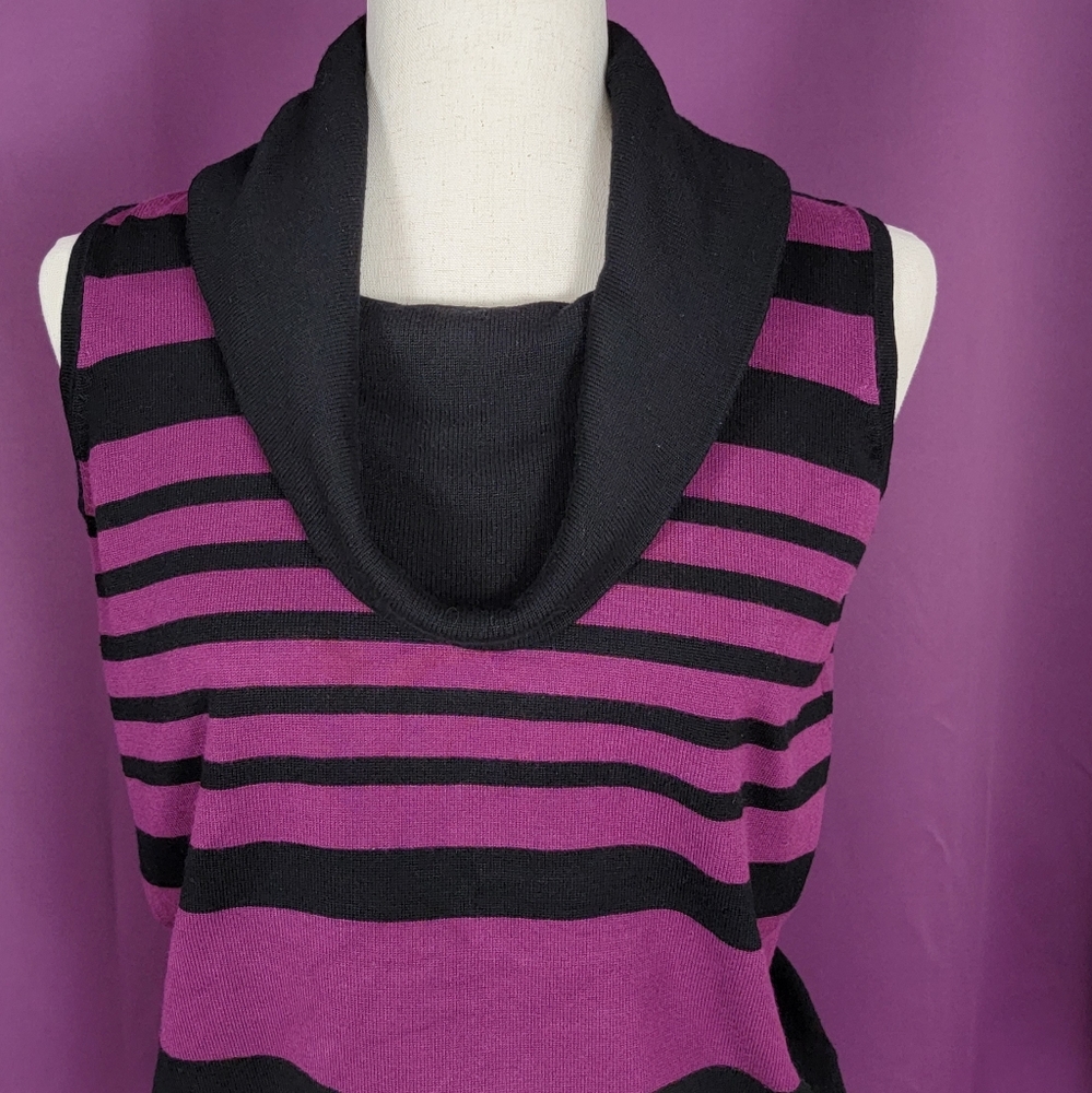 Woolen top with stylish neck
